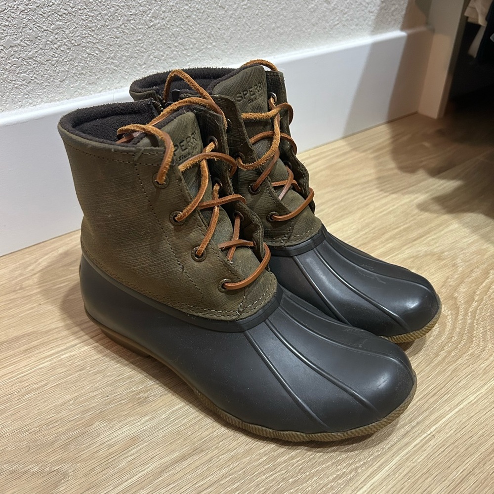 Sperry women’s boots
